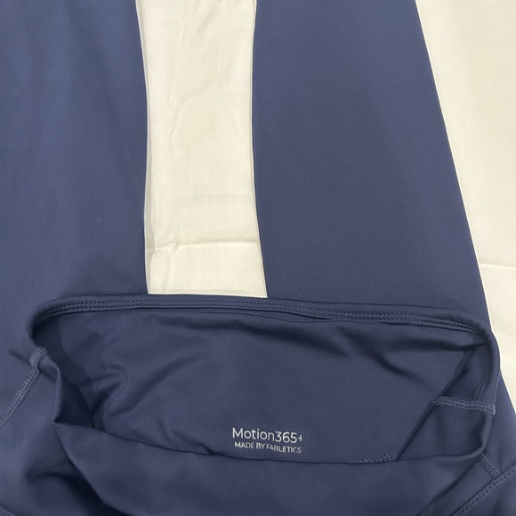 Ladies Fabletics Motion 365 Leggings - Size Medium - EUC! - Picture 5 of 6